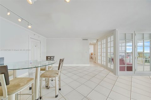 Copropriété à vendre à Miami, Floride: 2 chambres, 116.03 m2 № 1362387 - photo 12