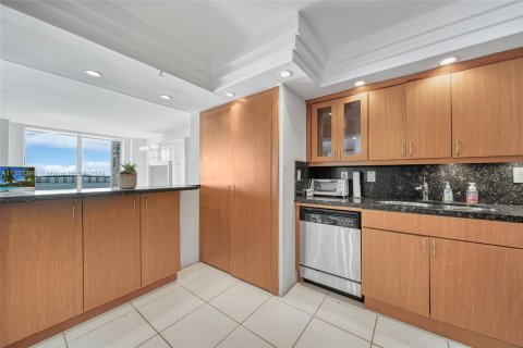 Copropriété à vendre à Miami, Floride: 2 chambres, 116.03 m2 № 1362387 - photo 15