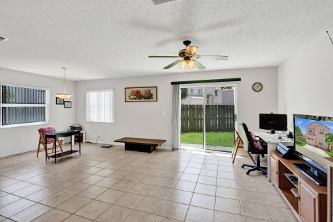 House in Margate, Florida 3 bedrooms, 144.18 sq.m. № 1207758 - photo 28