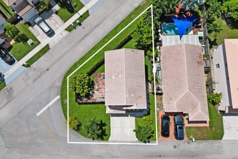 Casa en venta en Margate, Florida, 3 dormitorios, 144.18 m2 № 1207758 - foto 2