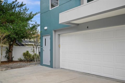 Townhouse in Tampa, Florida 3 bedrooms, 215.72 sq.m. № 964694 - photo 2