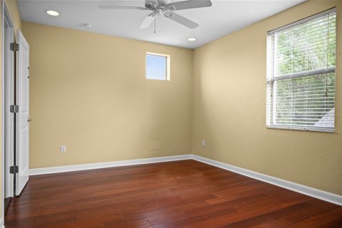 Townhouse in Tampa, Florida 3 bedrooms, 215.72 sq.m. № 964694 - photo 24
