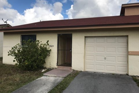 Adosado en venta en Homestead, Florida, 2 dormitorios, 89.56 m2 № 1364133 - foto 1