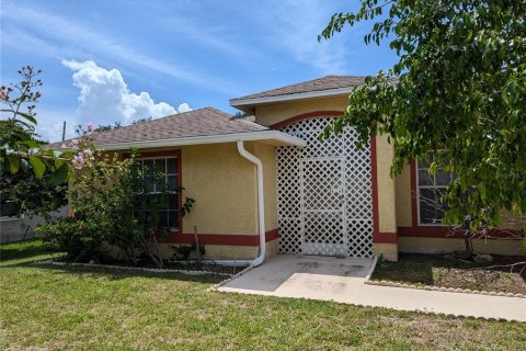 Villa ou maison à vendre à Kissimmee, Floride: 3 chambres, 153.1 m2 № 1301578 - photo 3