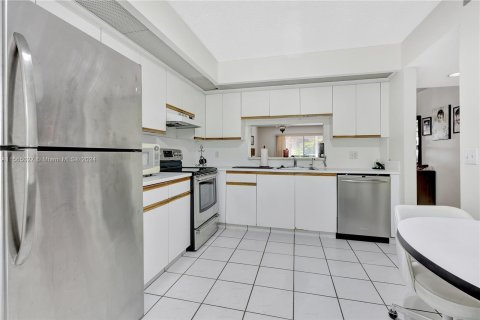 Condominio en venta en Pembroke Pines, Florida, 2 dormitorios, 110.74 m2 № 1101666 - foto 8