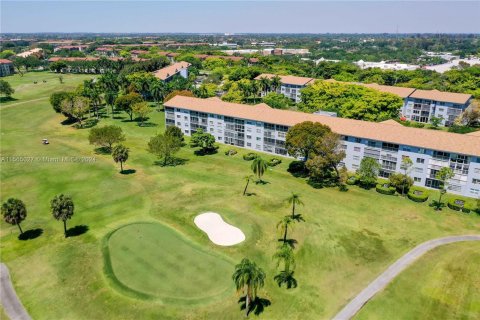 Condo in Pembroke Pines, Florida, 2 bedrooms  № 1101666 - photo 21