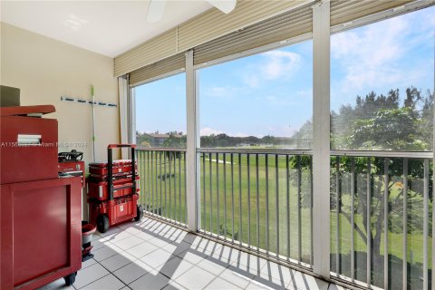 Copropriété à vendre à Pembroke Pines, Floride: 2 chambres, 110.74 m2 № 1101666 - photo 10