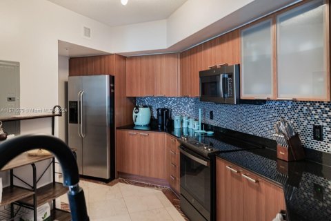 Condo in Sunny Isles Beach, Florida, 2 bedrooms  № 1393658 - photo 16