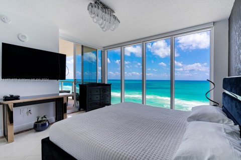 Condo in Sunny Isles Beach, Florida, 2 bedrooms  № 1393658 - photo 20