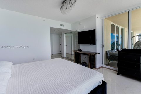 Condo in Sunny Isles Beach, Florida, 2 bedrooms  № 1393658 - photo 22