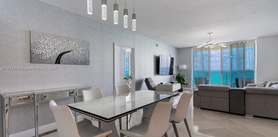 Condo in Sunny Isles Beach, Florida, 2 bedrooms  № 1393658