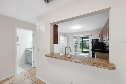 Townhouse in Tampa, Florida 2 bedrooms, 110.09 sq.m. № 1383403 - photo 21