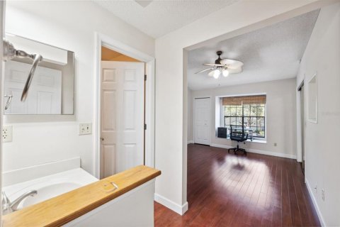 Townhouse in Tampa, Florida 2 bedrooms, 110.09 sq.m. № 1383403 - photo 26