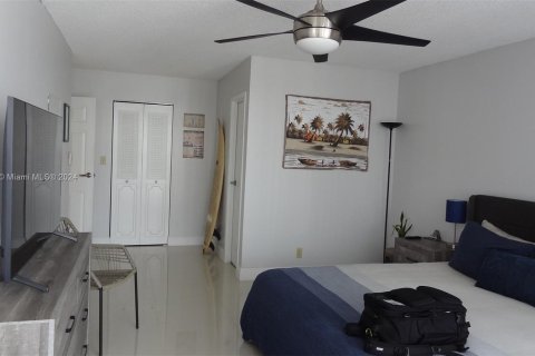 Copropriété à louer à Hallandale Beach, Floride: 1 chambre, 99.87 m2 № 1369262 - photo 10