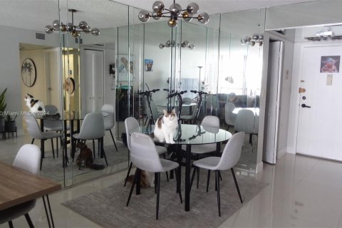 Copropriété à louer à Hallandale Beach, Floride: 1 chambre, 99.87 m2 № 1369262 - photo 3