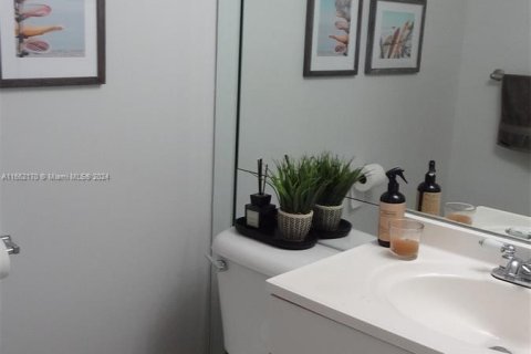 Condo in Hallandale Beach, Florida, 1 bedroom  № 1369262 - photo 6