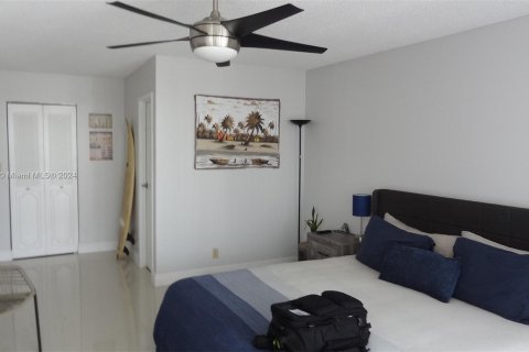 Copropriété à louer à Hallandale Beach, Floride: 1 chambre, 99.87 m2 № 1369262 - photo 9