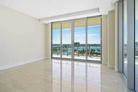 Condo in Riviera Beach, Florida, 2 bedrooms  № 1129062 - photo 20