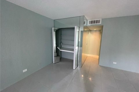 Copropriété à vendre à Miami, Floride: 2 chambres, 135.64 m2 № 1129017 - photo 12