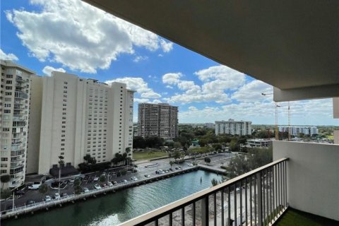 Copropriété à vendre à Miami, Floride: 2 chambres, 135.64 m2 № 1129017 - photo 3