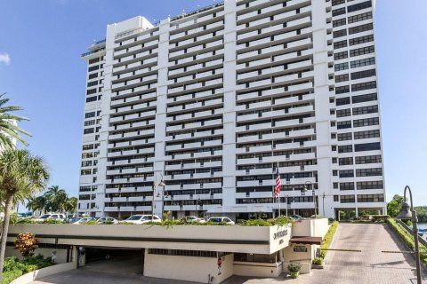 Condo in Fort Lauderdale, Florida, 2 bedrooms  № 1129107 - photo 1